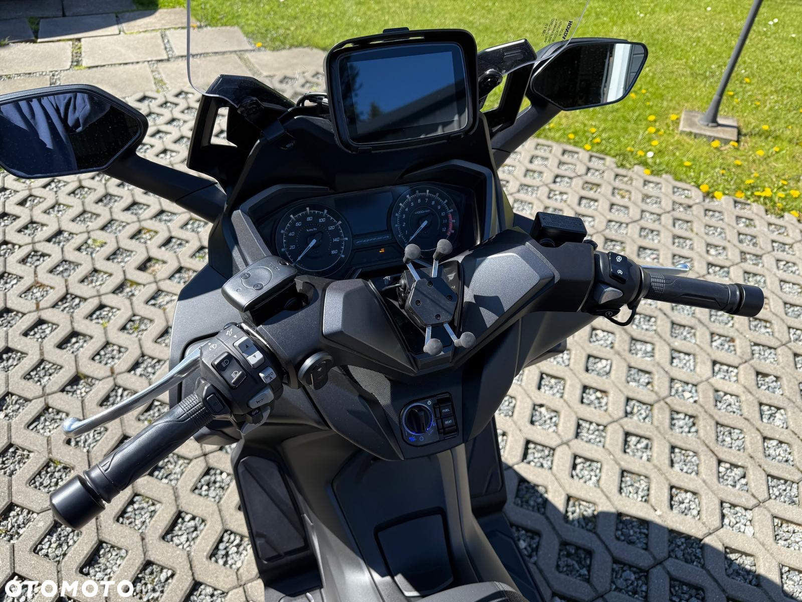 Honda NSS - 9