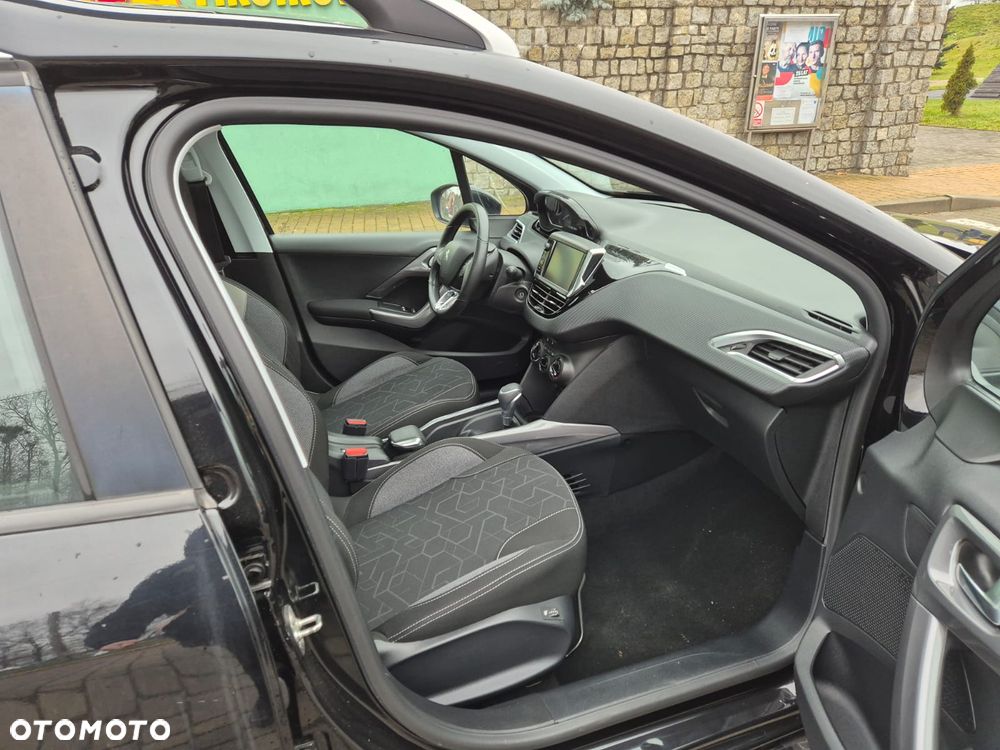 Peugeot 2008 1.2 Pure Tech GPF Allure S&S EAT6 - 9