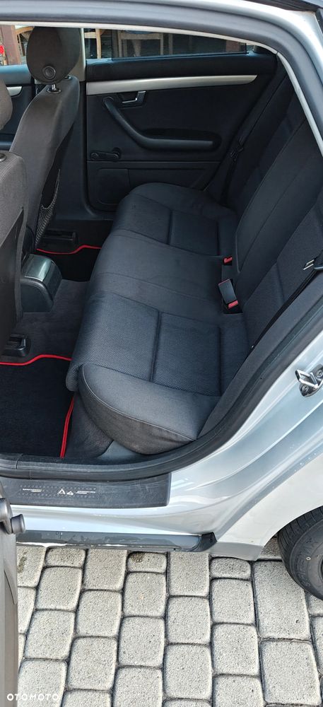 Audi A4 Limousine - 12