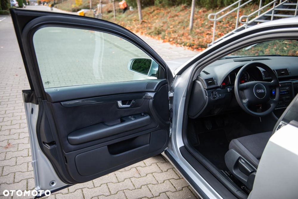 Audi A4 Limousine - 15