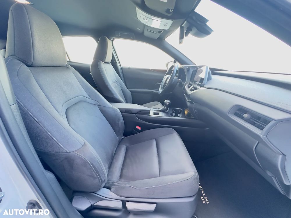 Lexus UX 250h Business Edition - 21