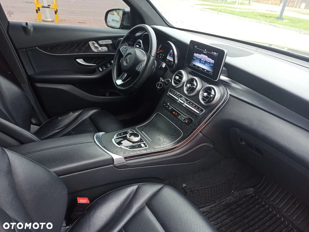 Mercedes-Benz GLC - 11