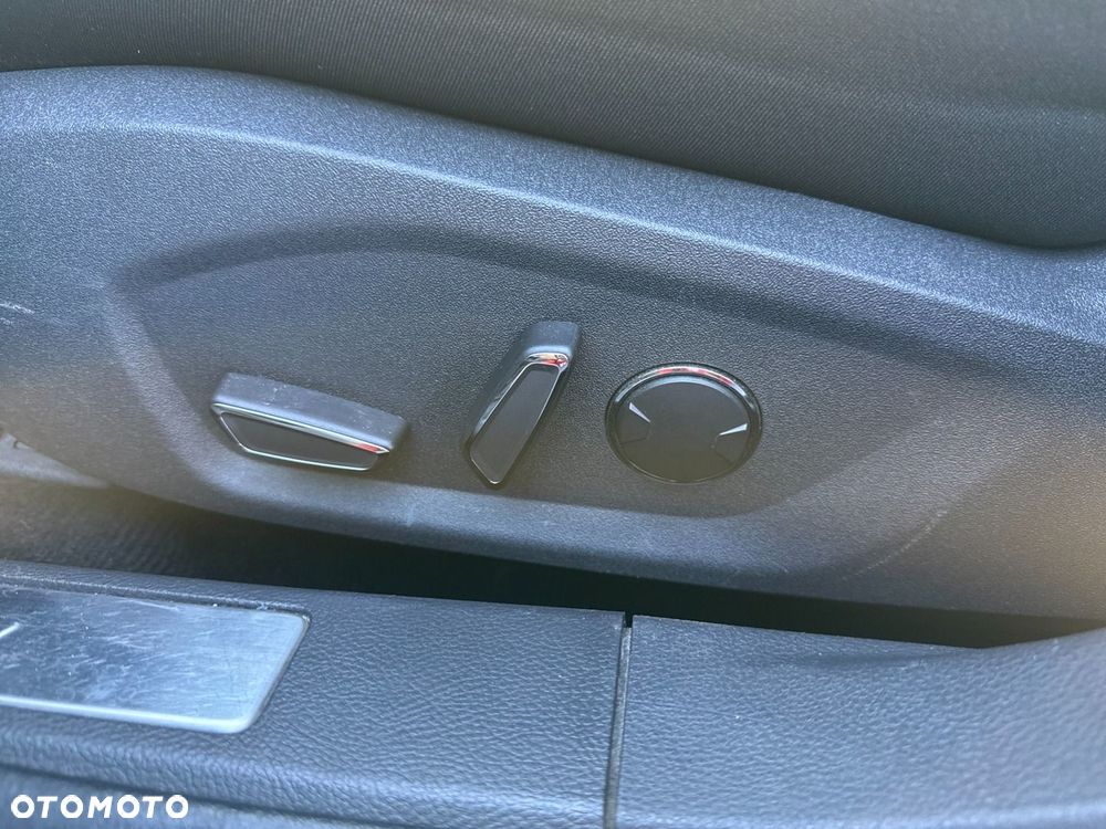 Ford Mondeo - 26