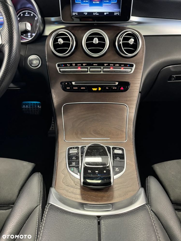 Mercedes-Benz GLC - 12