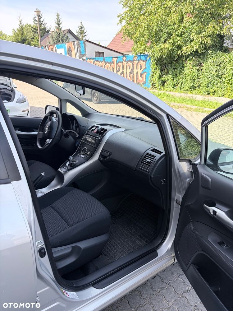 Toyota Auris - 12