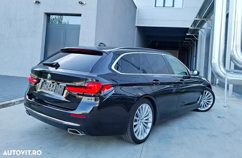 BMW Seria 5 520d xDrive Touring Aut. Luxury Line - 2