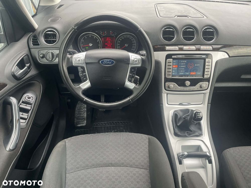 Ford Galaxy 2.0 Ghia - 20