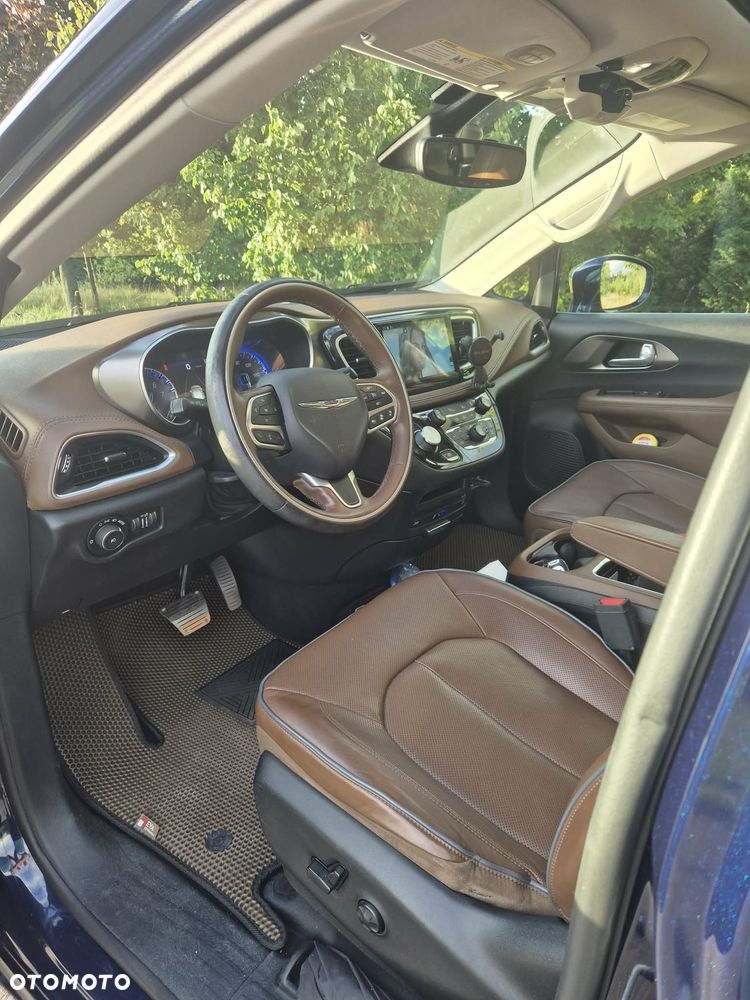 Chrysler Pacifica - 10