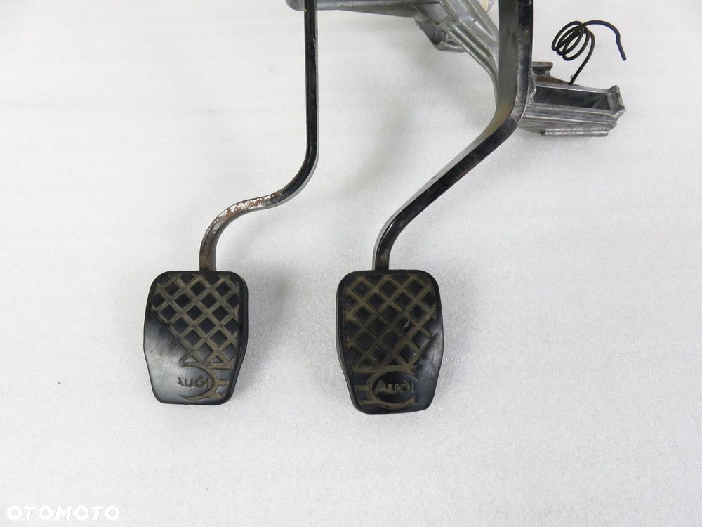 PEDAŁY HAMULCA SPRZĘGŁA AUDI 80 B4 8A0721115D 811907343B - 8