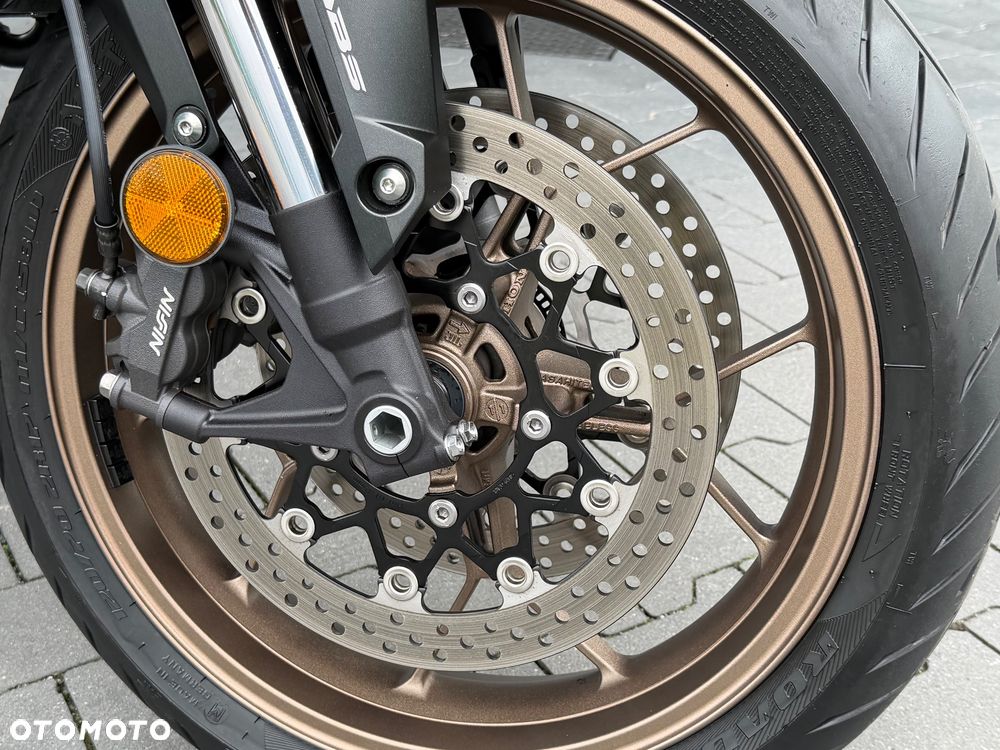 Honda CB - 21