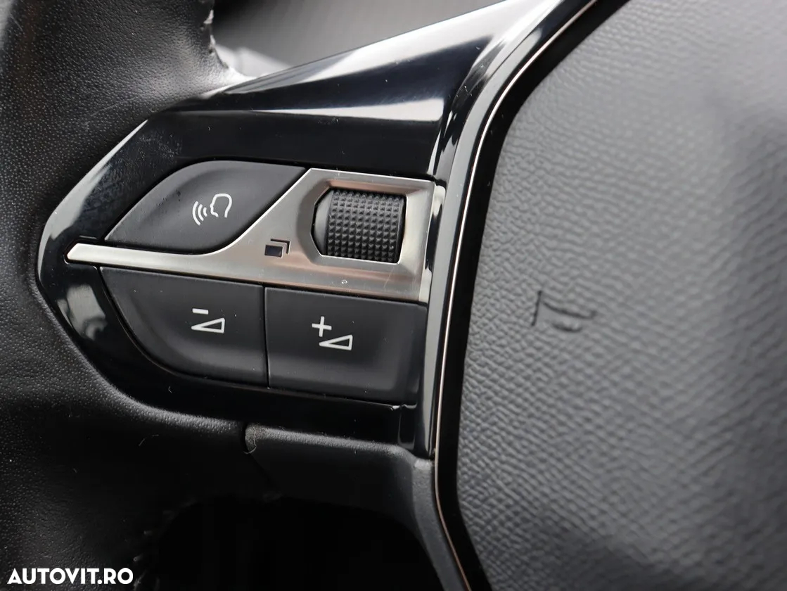 Peugeot 2008 - 12