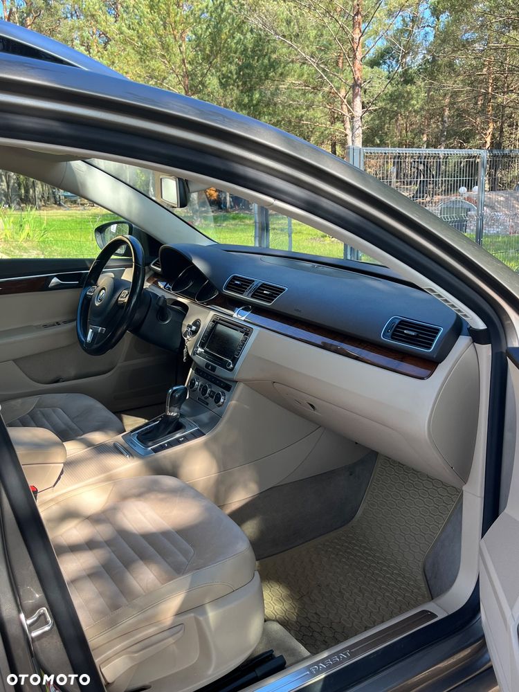 Volkswagen Passat 2.0 TDI 4Mot Highline DSG - 17