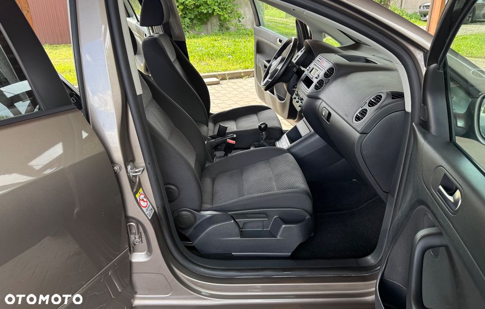 Volkswagen Golf Plus 1.6 TDI DPF Highline - 18