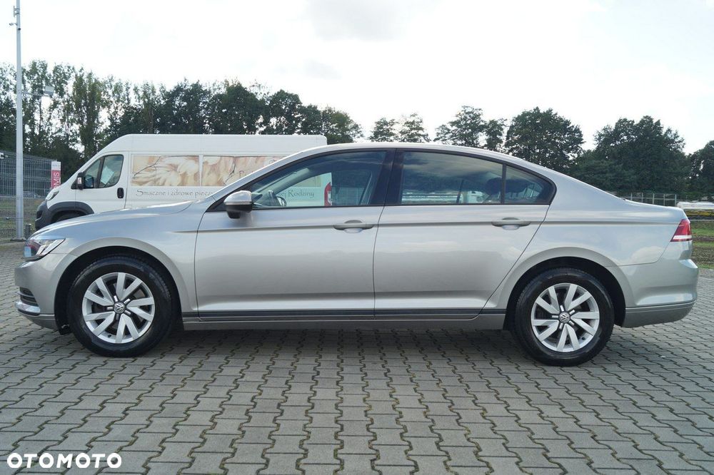 Volkswagen Passat - 10