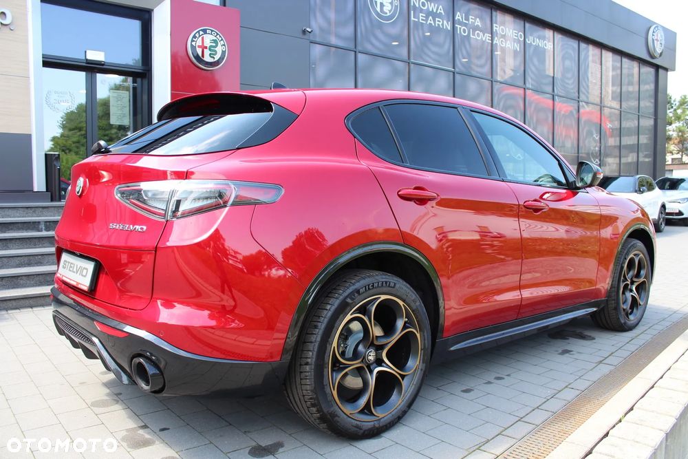 Alfa Romeo Stelvio - 4