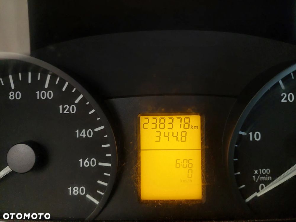 Mercedes-Benz SPRINTER - 16