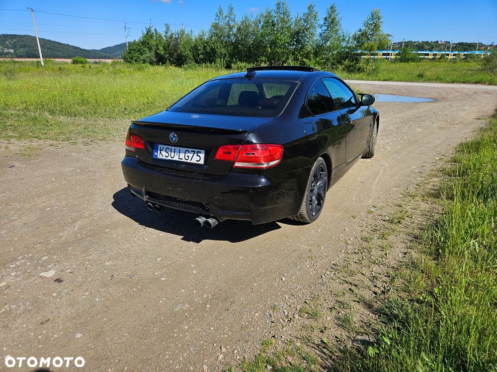 BMW Seria 3 330d xDrive - 4