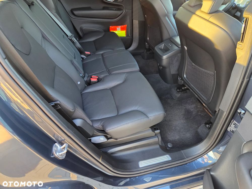 Volvo XC 90 B5 D AWD Plus Bright - 32