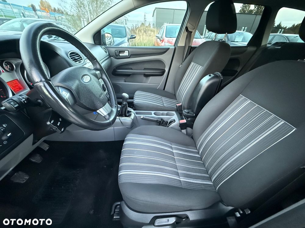 Ford Focus 1.6 16V Ambiente - 24