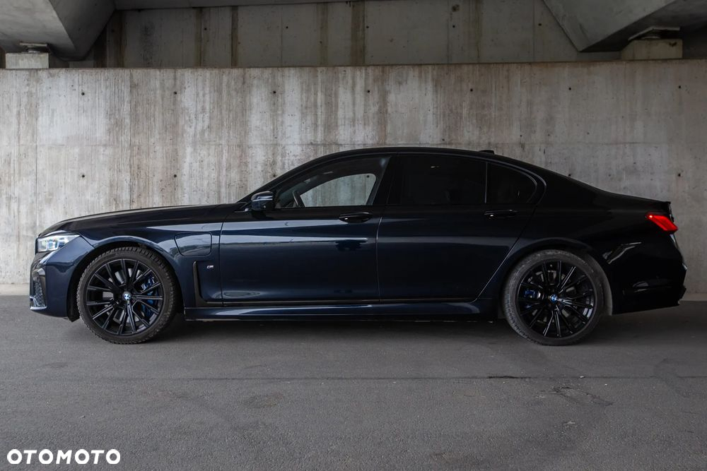 BMW Seria 7 745e sport - 7
