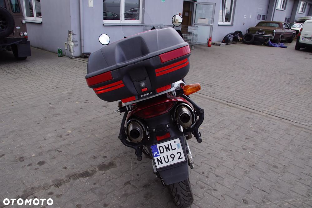 Motocykl na części - Honda XL1000 Varadero 996 cm3 94 KM SD01E 2001R Silnik Skrzynia Laga Owiewka Osłona Szyba Kufer Siedzenie Set Lampa Kierunkowskaz Wydech Manetka Sterownik Moduł Czujnik Licznik Przycisk - 6
