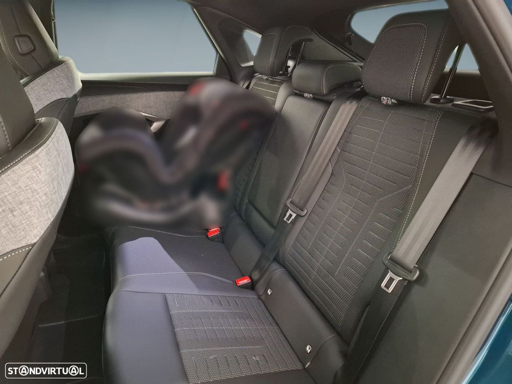 Peugeot E-3008 73 kWh GT - 10