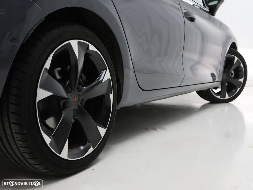 Cupra Leon 1.5 eTSI MID DSG - 10