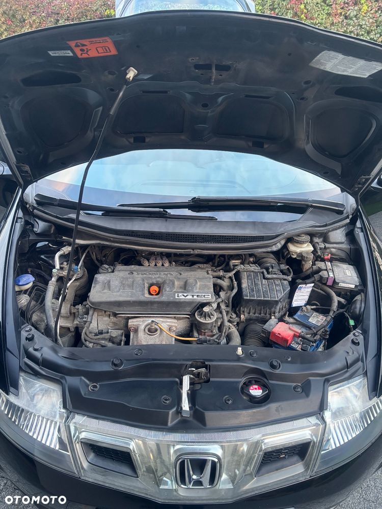 Honda Civic 1.8 Executive - 29