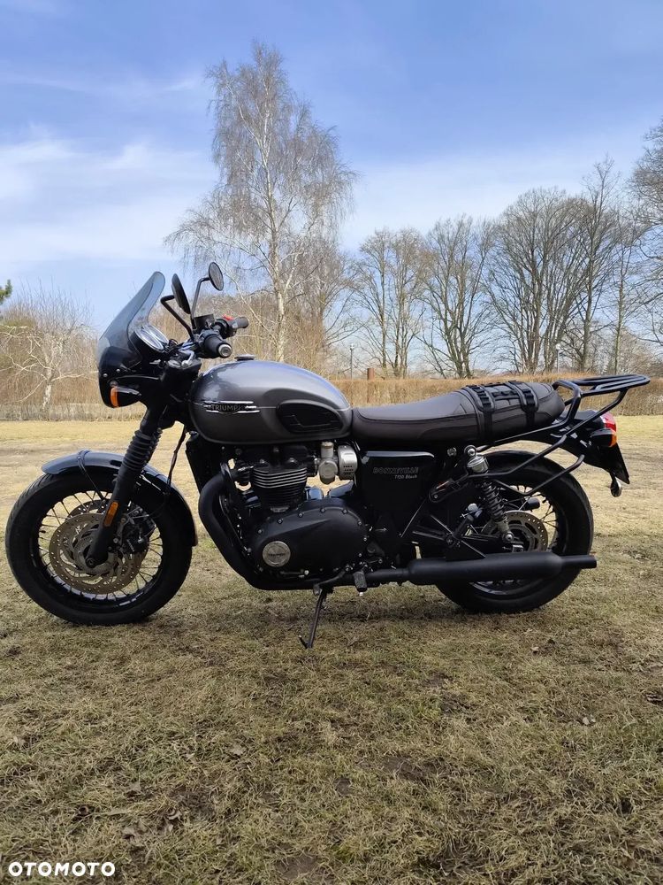 Triumph Bonneville - 1