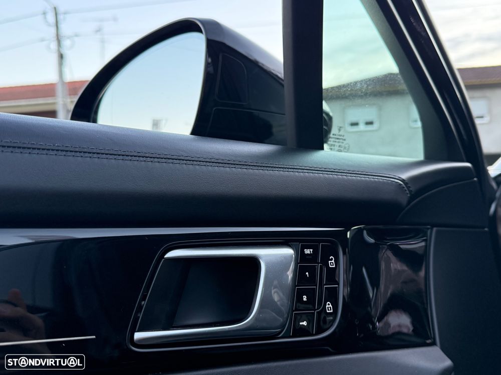 Porsche Panamera 4 E-Hybrid 10 Years Edition - 8