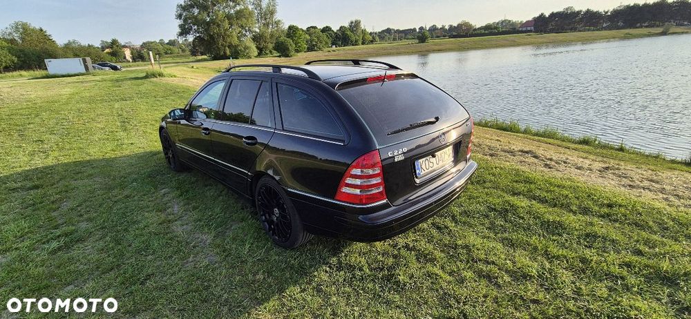 Mercedes-Benz Klasa C 220 CDI Avantgarde Sport Edition - 4
