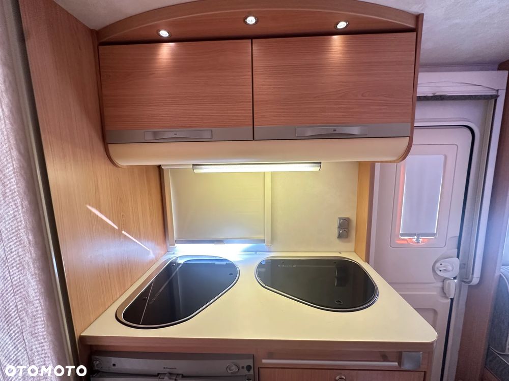 Adria ADORA 472 LU z napędem i markizą ze ścianami.  DMC 1300 - 27
