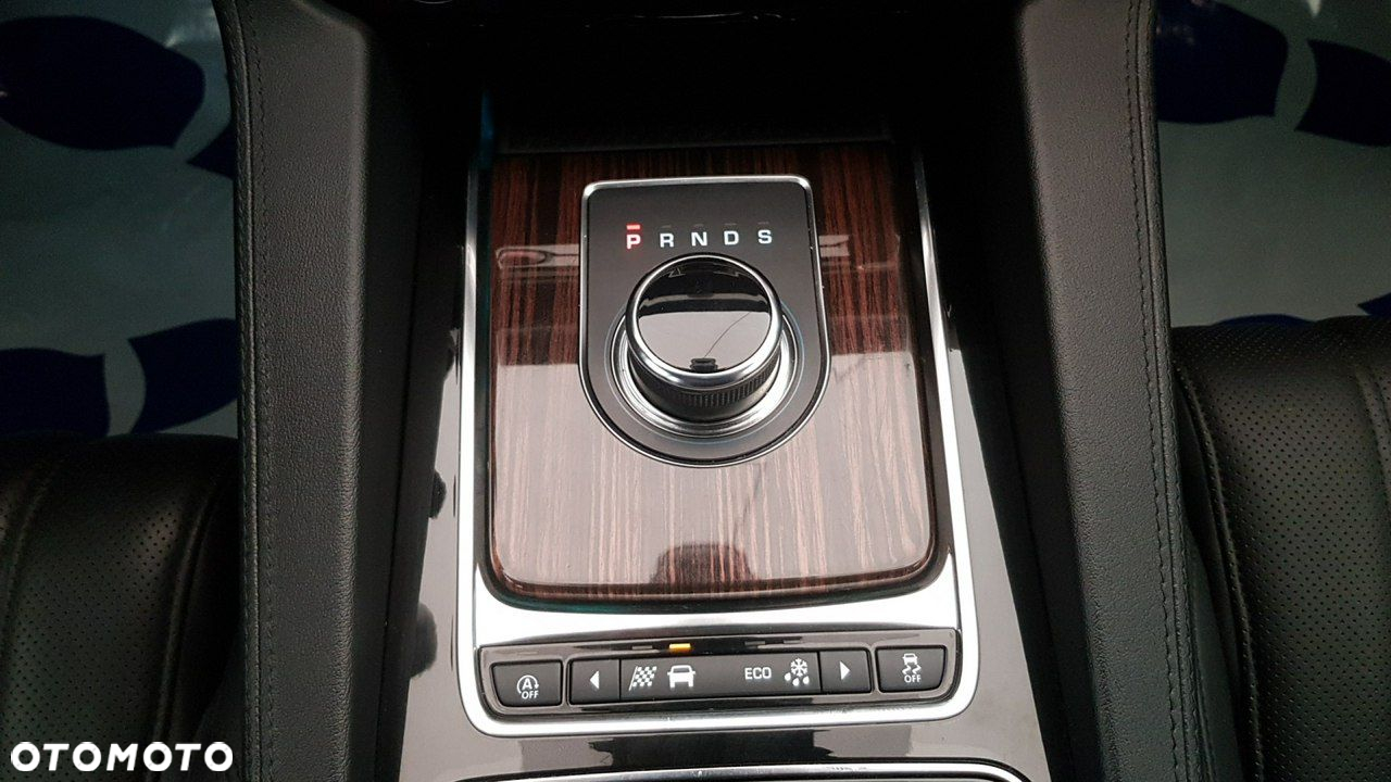 Jaguar F-Pace - 31