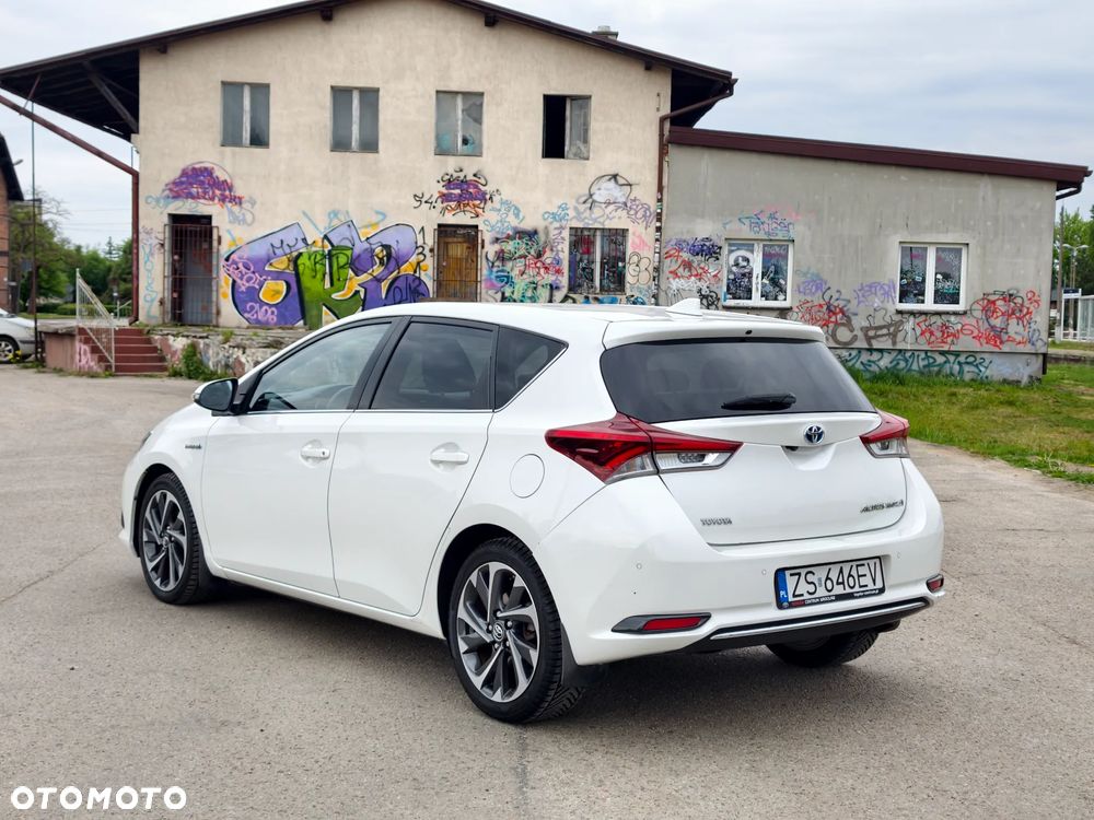Toyota Auris 1.8 HSD Luna - 8