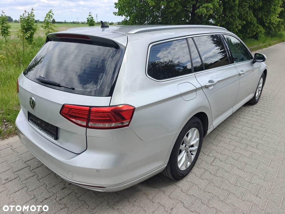 Volkswagen Passat - 30