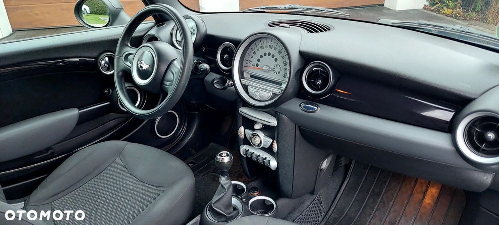 MINI ONE Baker Street - 30