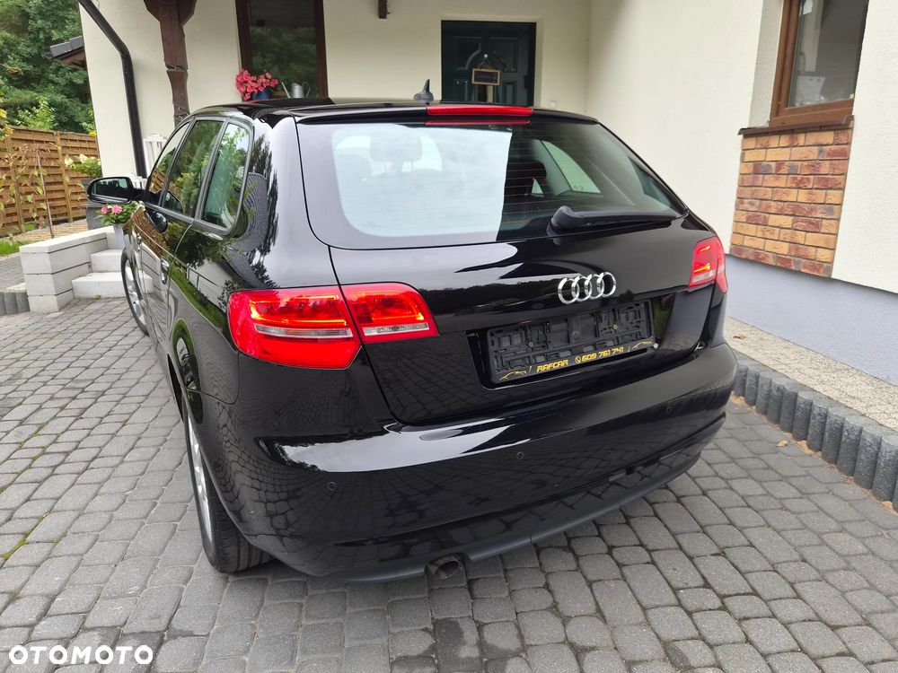 Audi A3 Sportback 1.6 TDI S tronic Attraction - 34