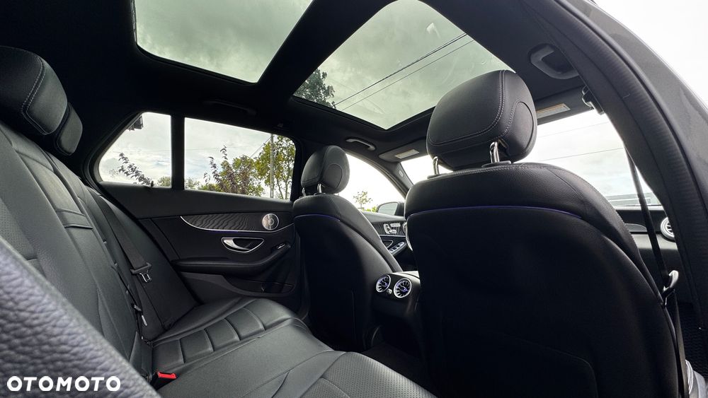 Mercedes-Benz Klasa C 300 9G-TRONIC AMG Line - 4