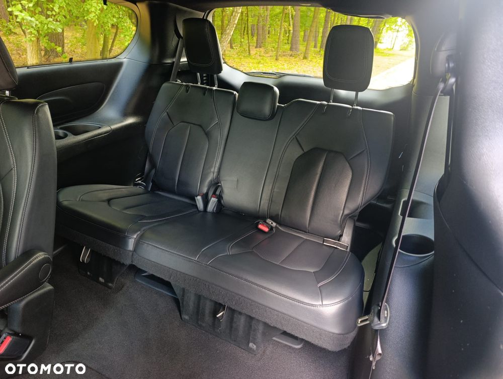 Chrysler Pacifica - 18