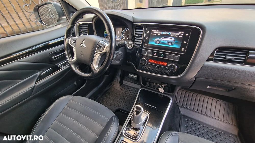 Mitsubishi Outlander 2.4 4WD Diamant+ - 10