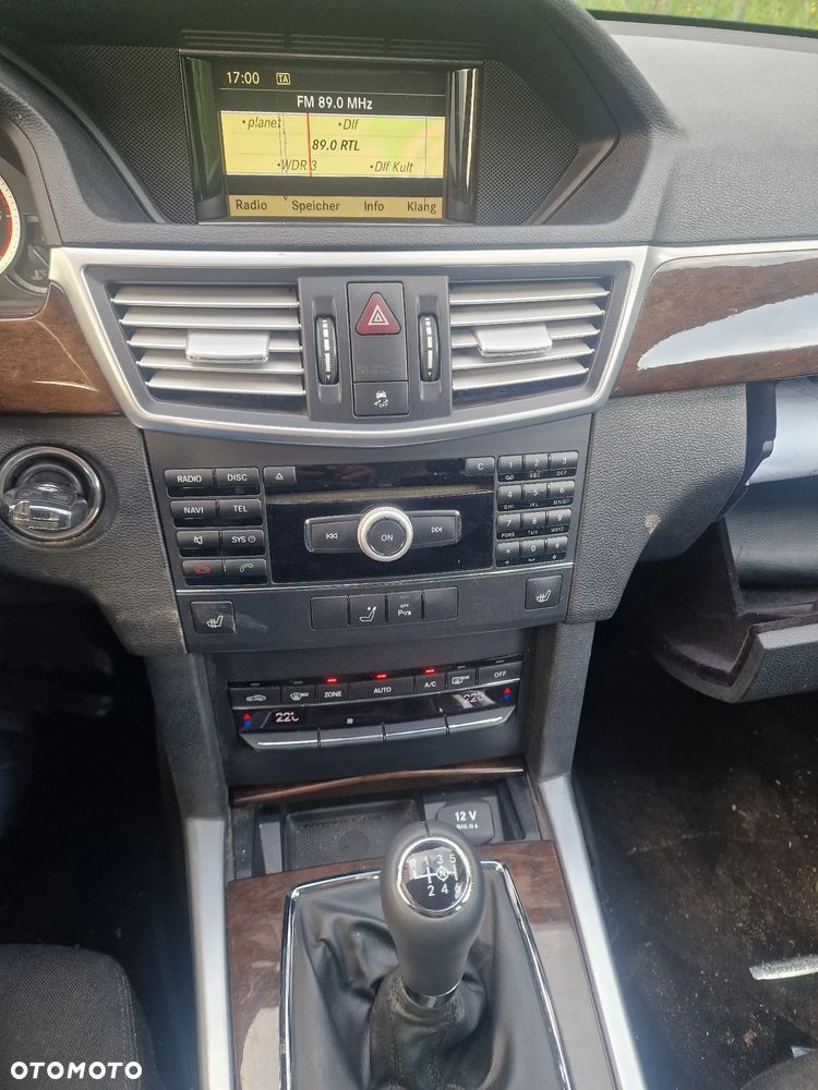 Mercedes-Benz Klasa E 200 CDI BlueEff - 9