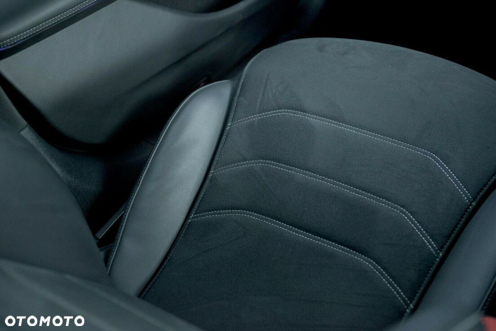 Mercedes-Benz Klasa E - 27