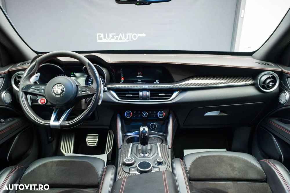 Alfa Romeo Stelvio V6 2.9 Bi-Turbo AT8-Q4 Quadrifoglio - 14