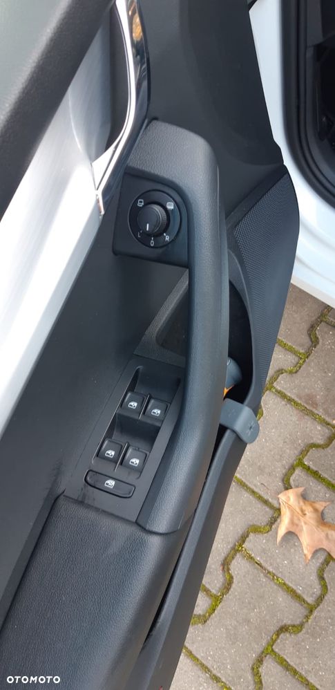 Skoda Octavia 1.6 TDI DSG Clever - 27
