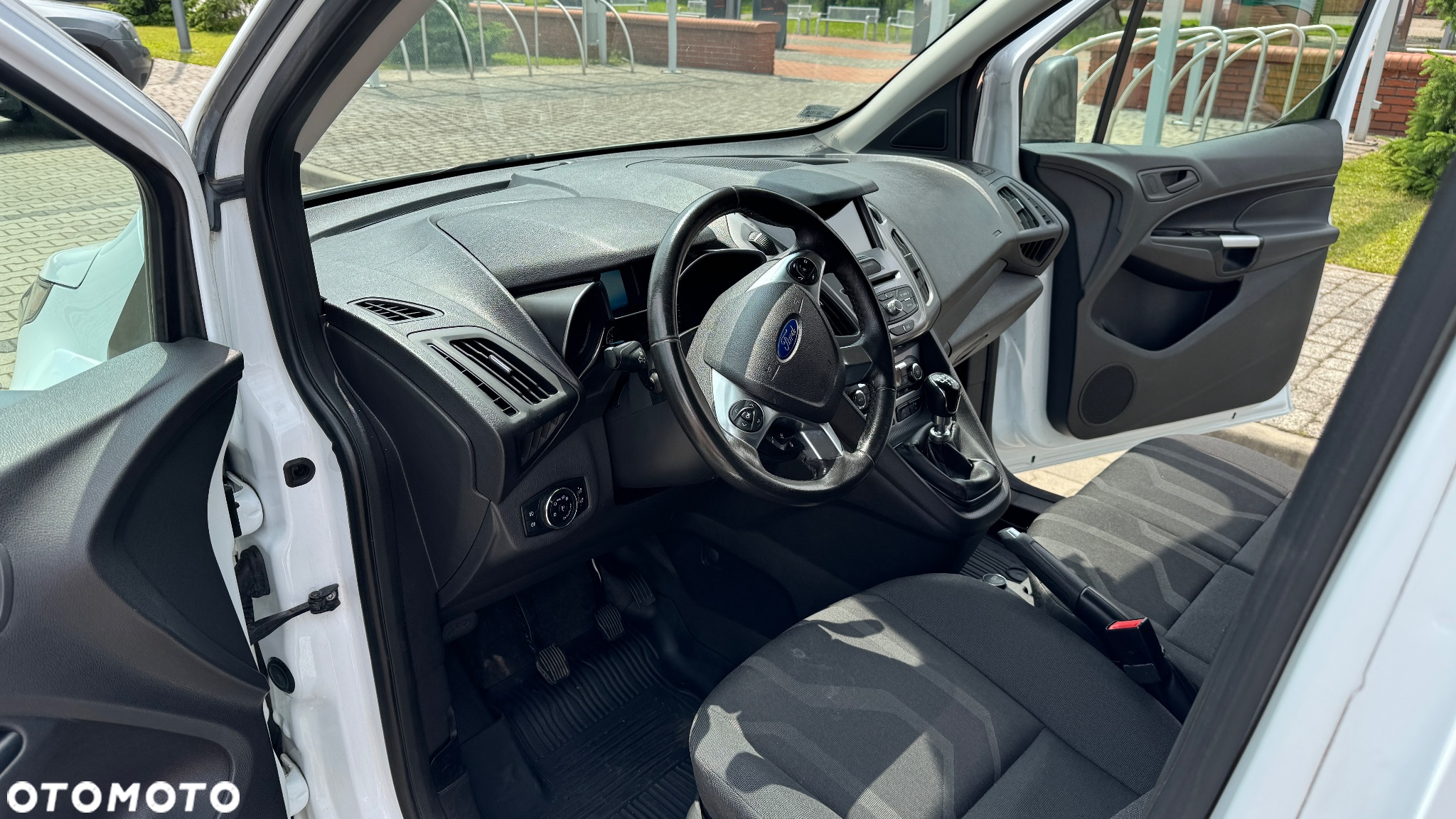 Ford Transit Connect - 13