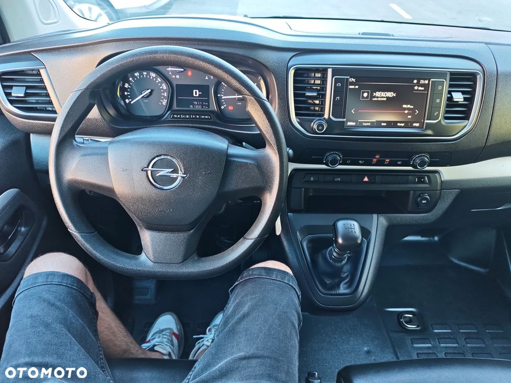 Opel Vivaro - 17