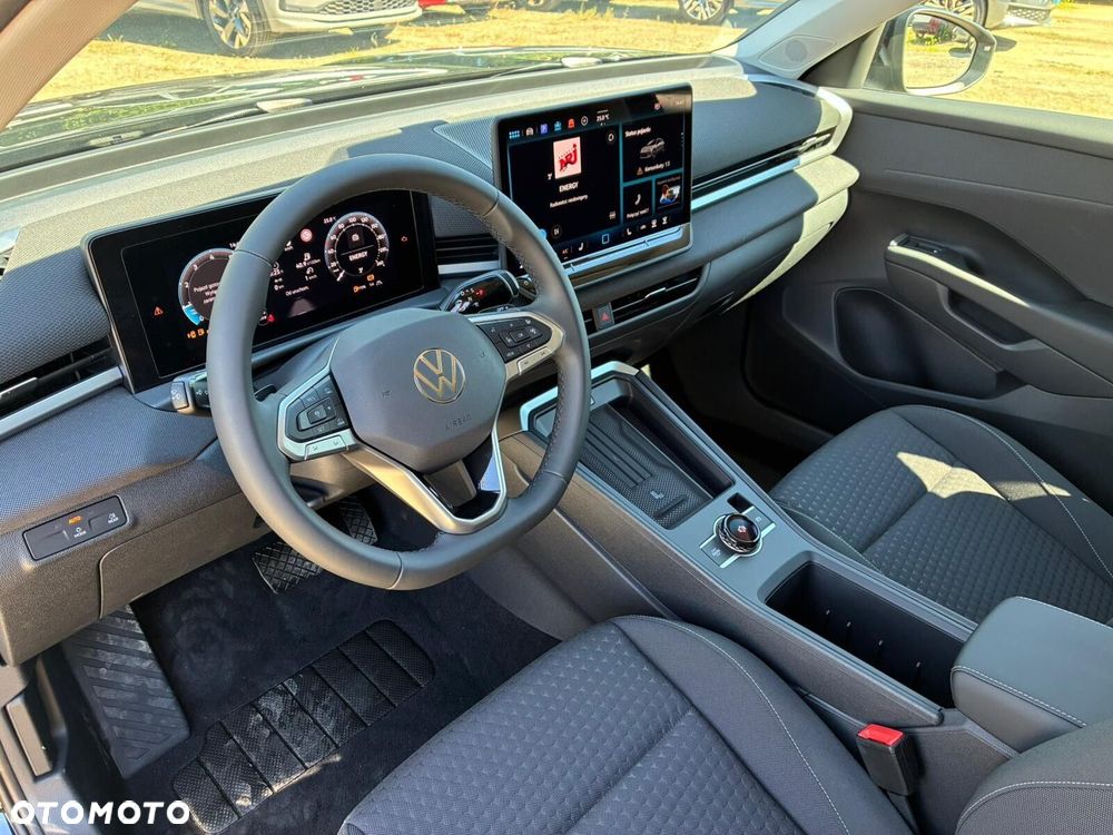 Volkswagen T-Roc - 5