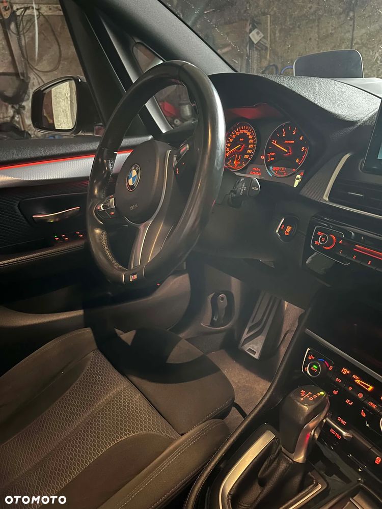 BMW Seria 2 218d - 13