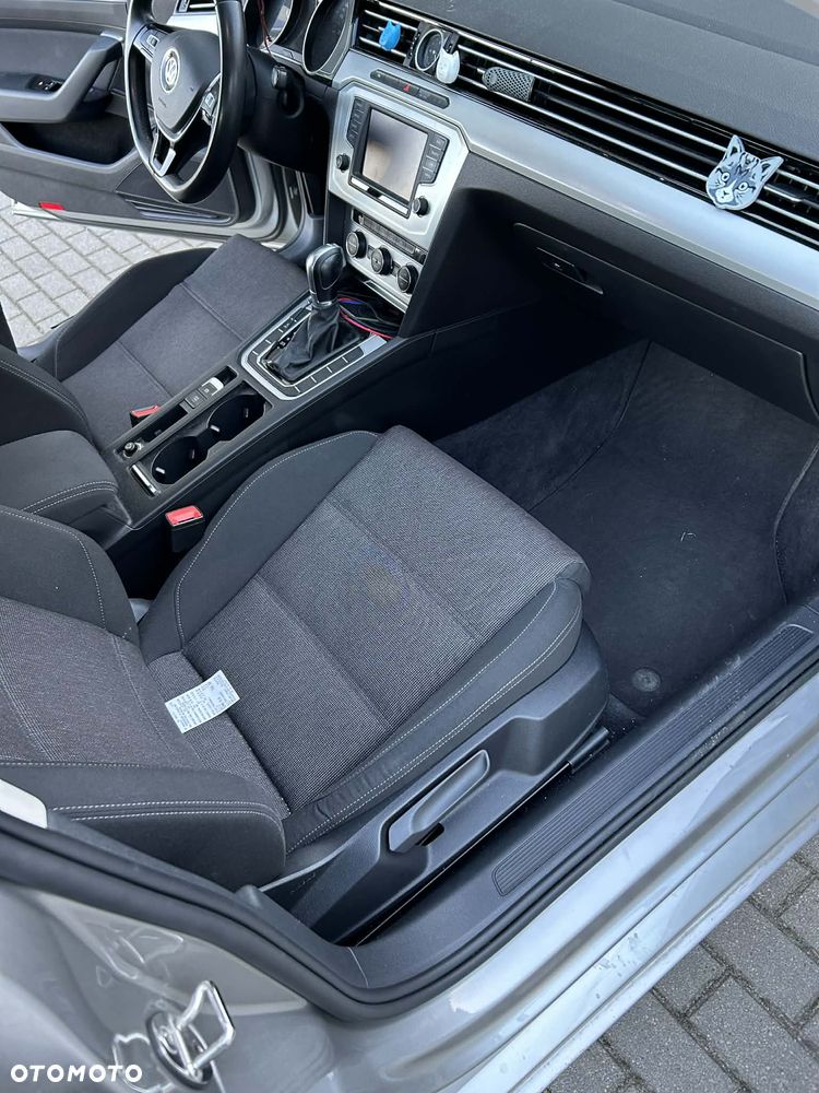 Volkswagen Passat 1.6 TDI SCR DSG Comfortline - 6