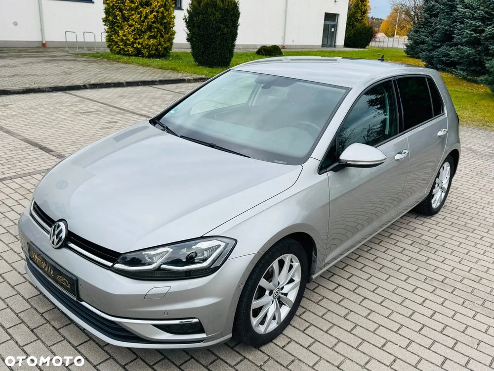 Volkswagen Golf - 1